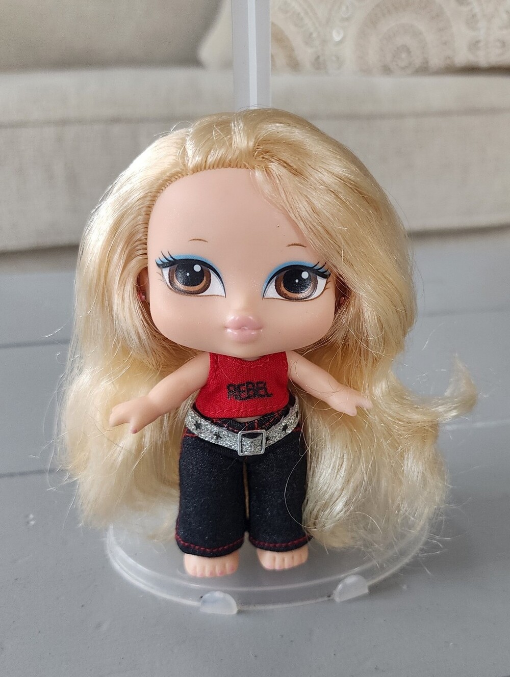 MGA Bratz Babyz Blonde Doll in Denim Jeans Red Shirt Brown Eyes Beautiful